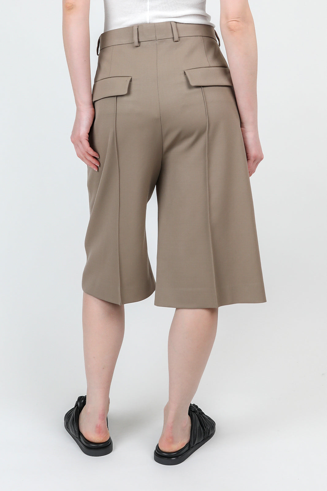 Shorts/Bermuda Billie in Beige