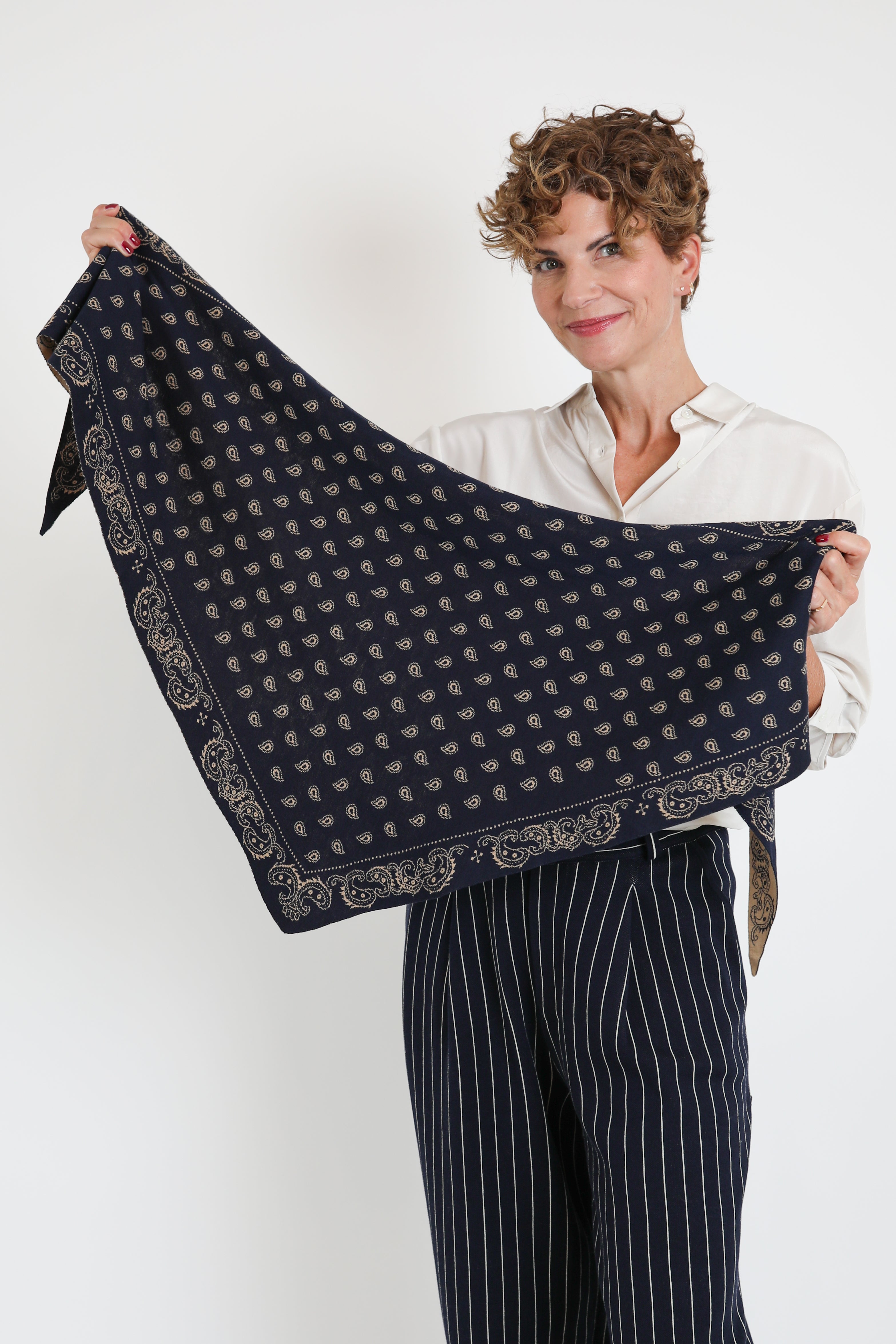 Guest in Residence, Schal Wild Rag in Navy/Camel