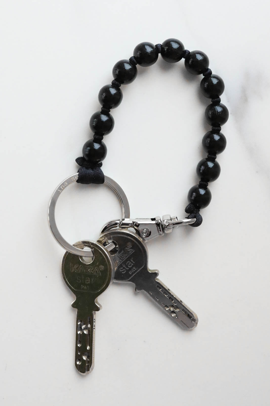 Ina Seifart, Schlüsselanhänger Short in Schwarz/Schwarz