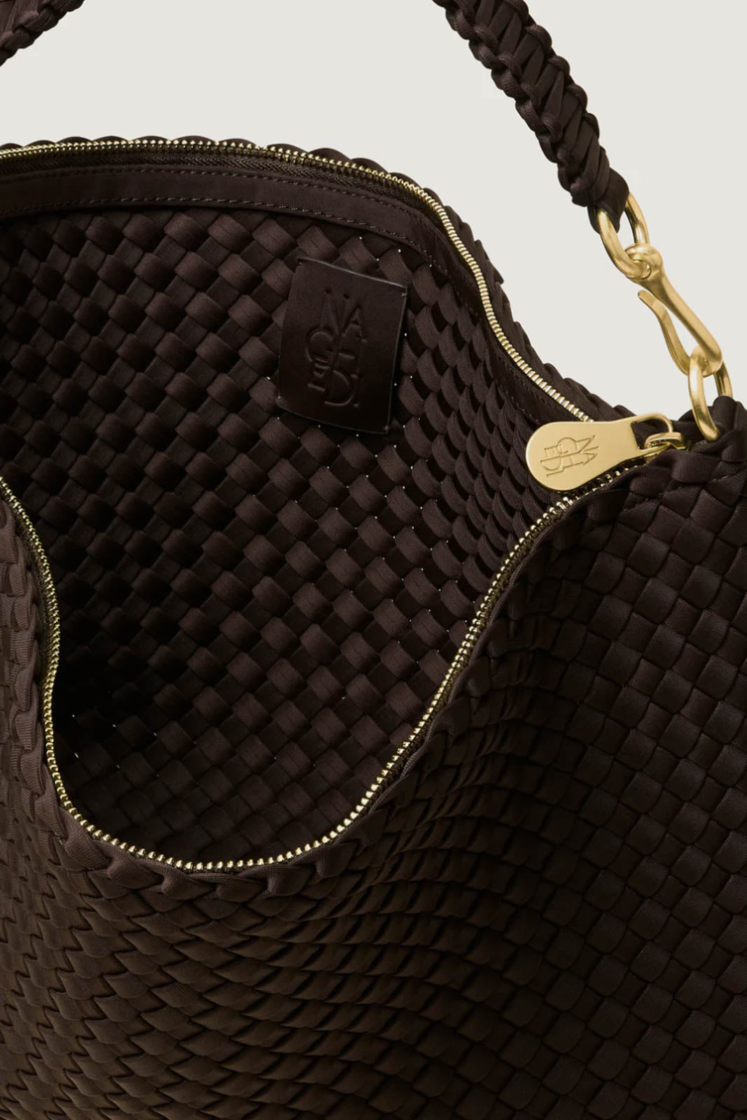 Naghedi, Tasche Porto Half-Moon Medium in Chocolate