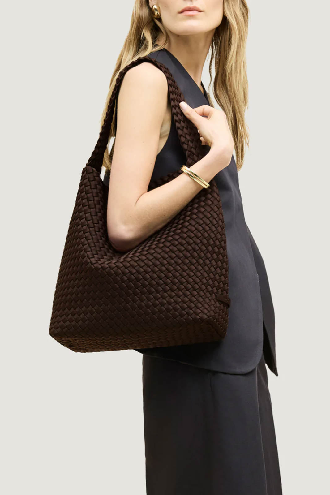 Naghedi, Tasche Nomad Medium Hobo in Chocolate
