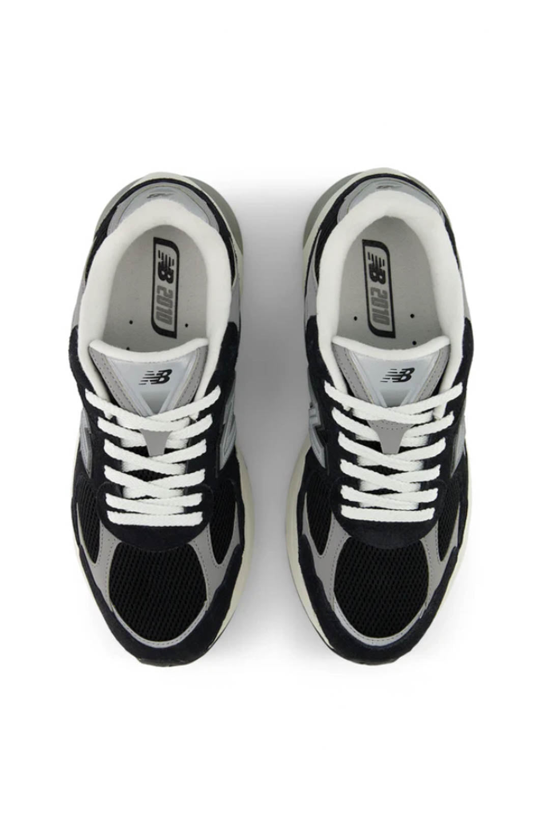New Balance, Sneakers 2010 in Black/Shadow Grey/Sea Salt