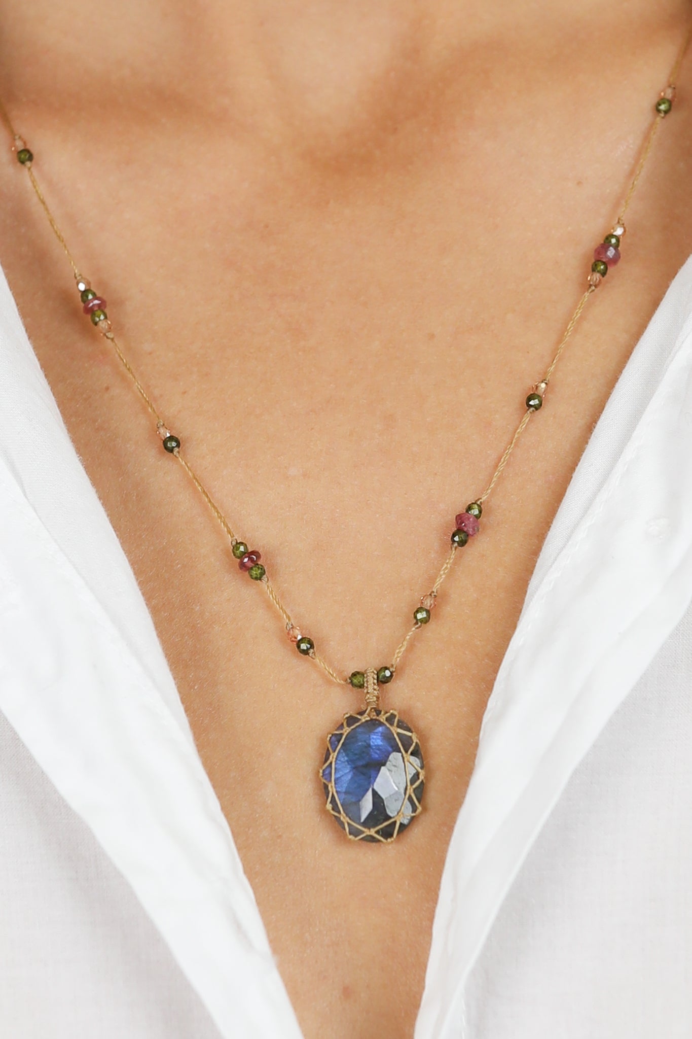 Halskette Tibet in Labradorite Blue