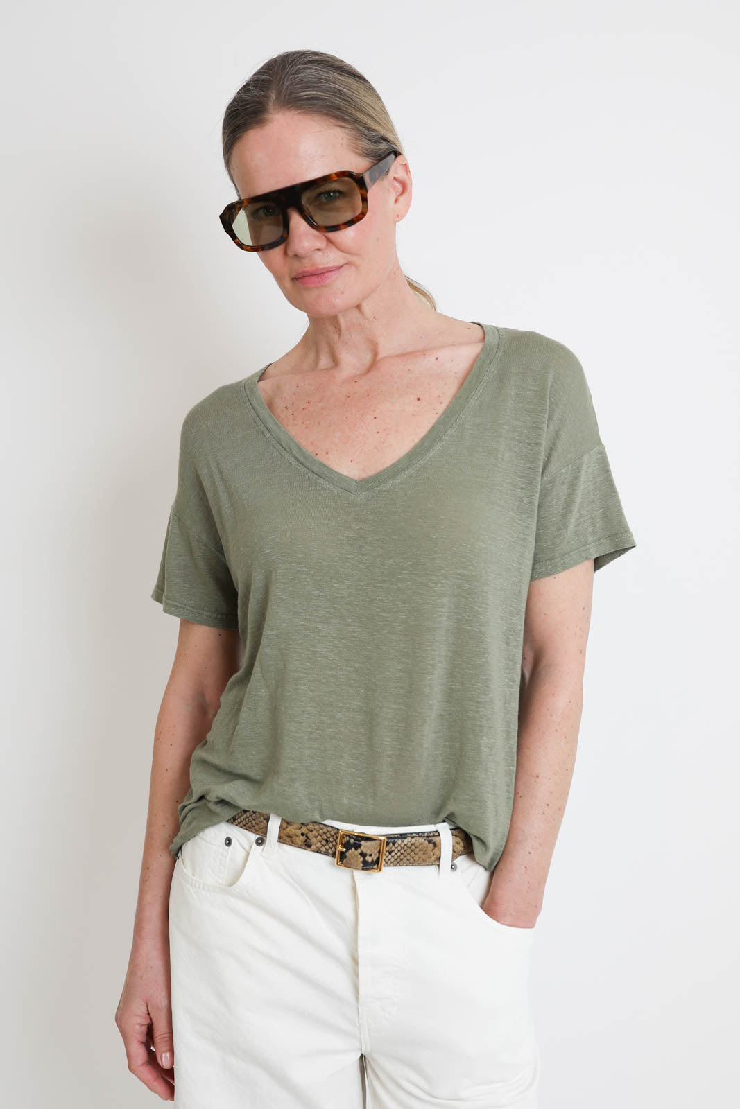 Bowery, T-Shirt V-Neck in Sage