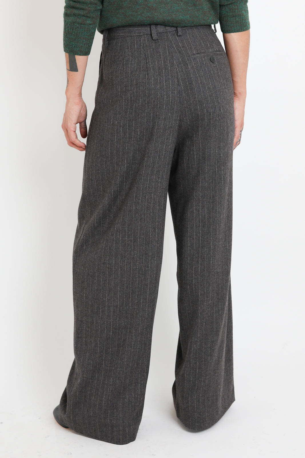 Zenggi, pantalon vintage à fines rayures « Jade » couleur « Brownstone »