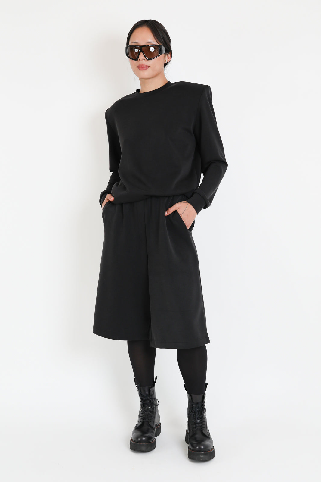 Tibi, Sweatshirt Feather Weight in Schwarz