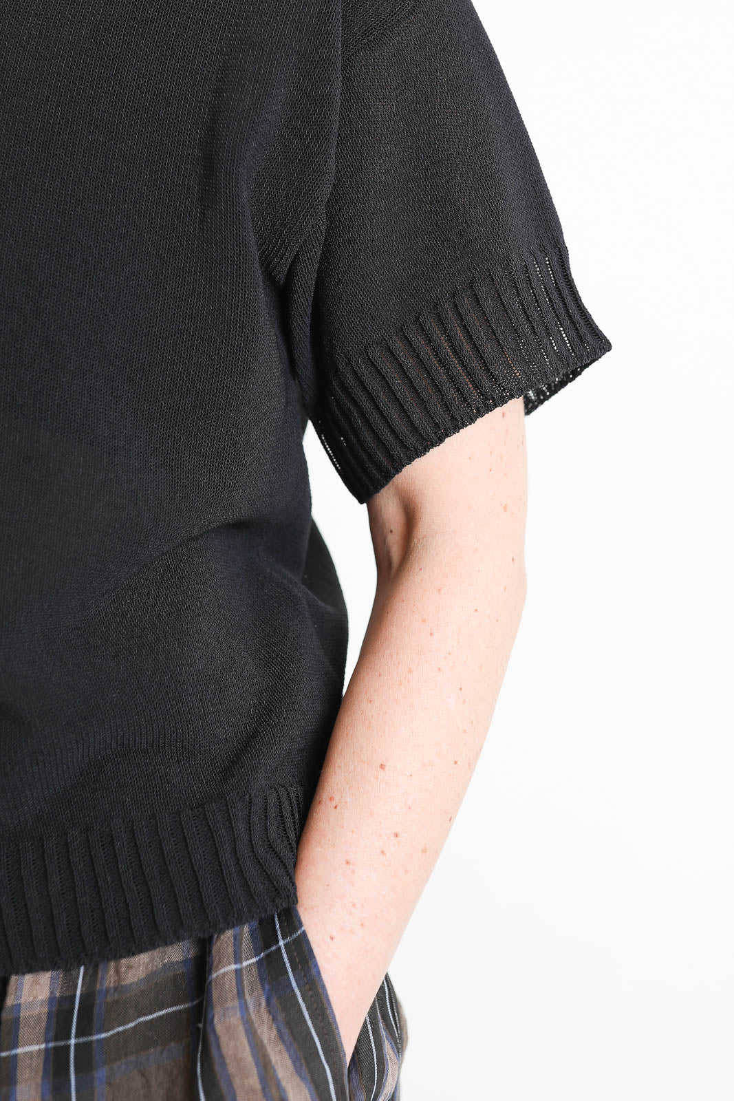Pomandere, T-Shirt aus Baumwolle in Schwarz