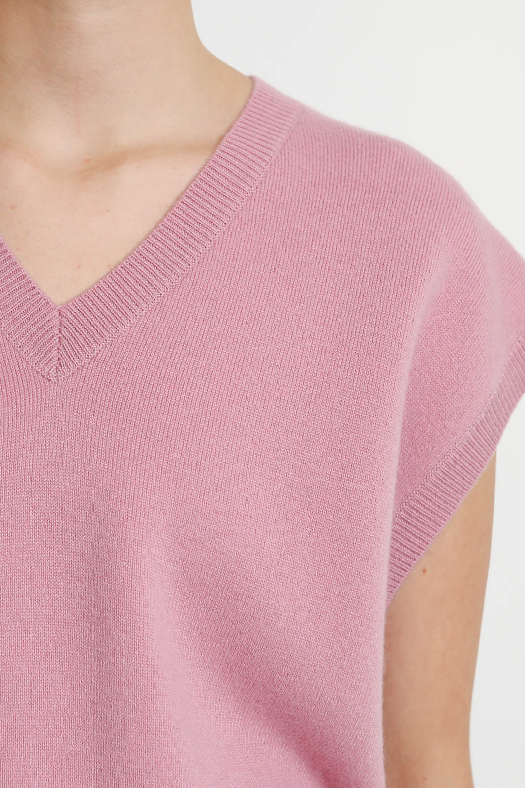 Lisa Yang, Veste Navarra in Petal