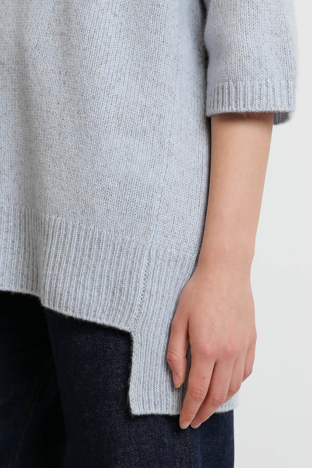 Lisa Yang, Pullover mit kurzen Ärmeln Camille in Misty Blue