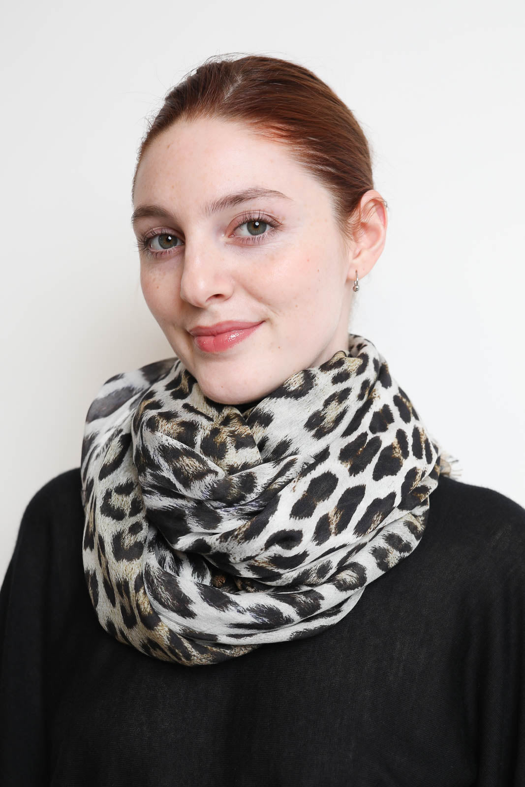 Faliero Sarti, Schal Maculata in Leopard