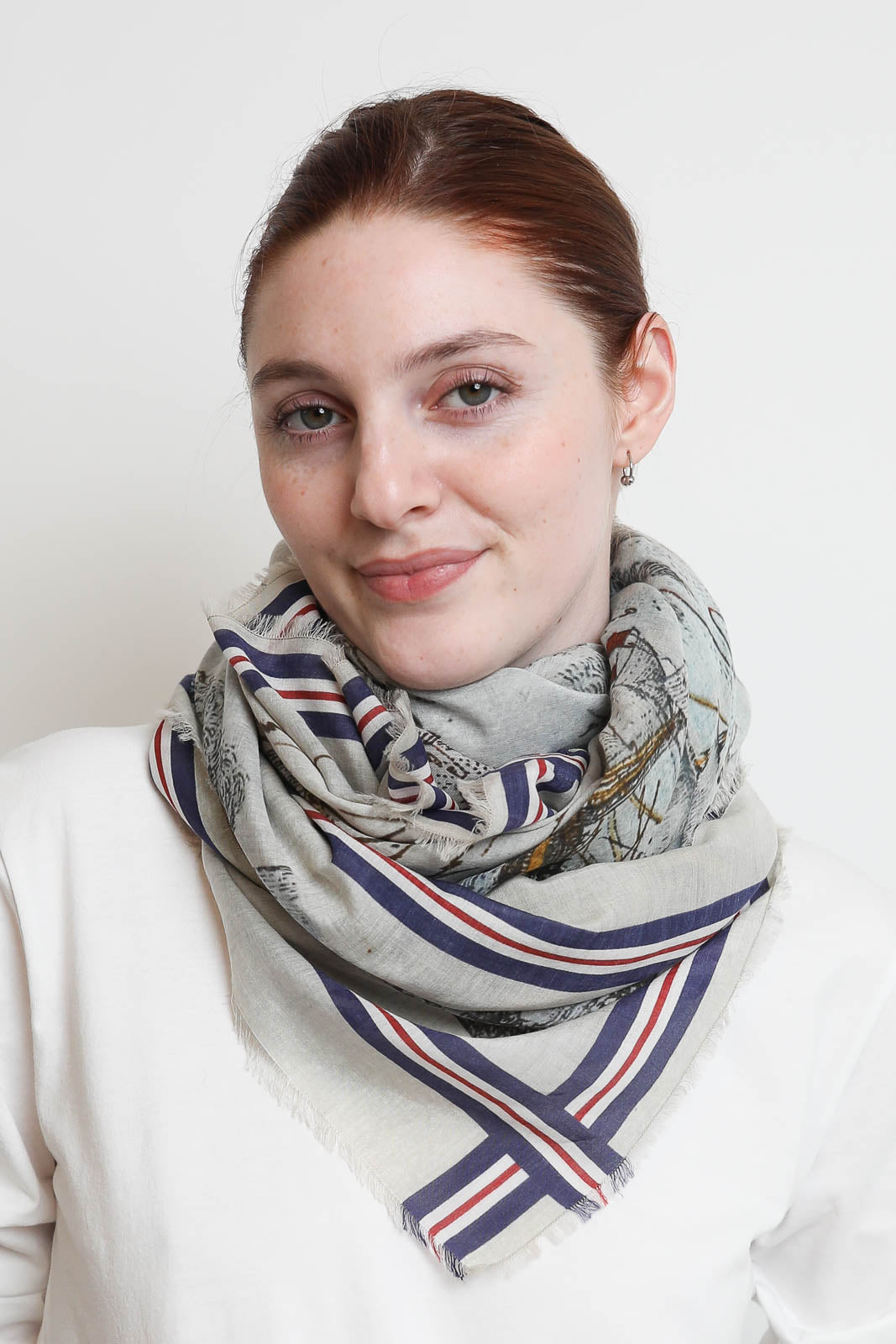 Faliero Sarti, écharpe Velieri en écru