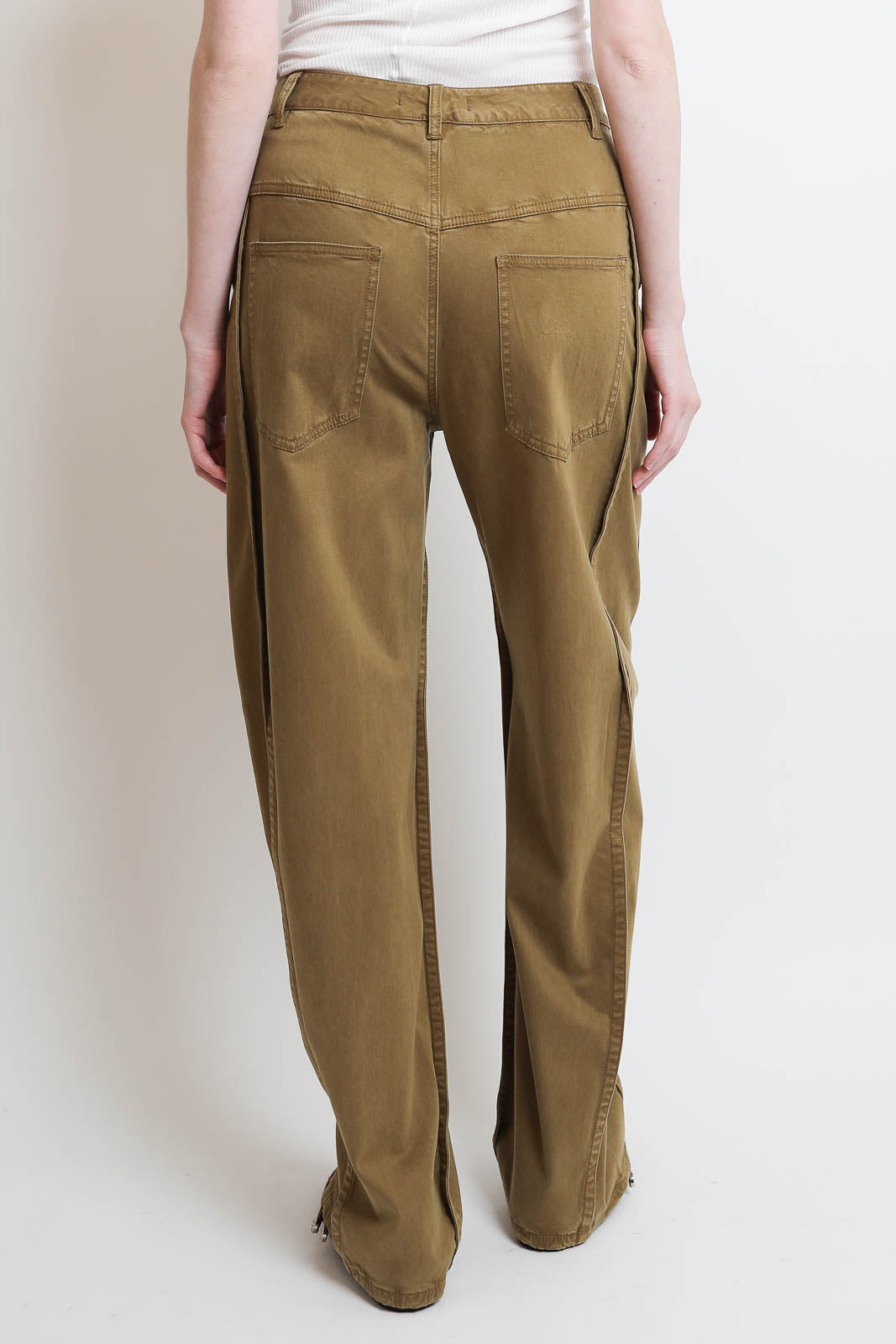 Tibi, Hose Twill Tuck in Dark Tan