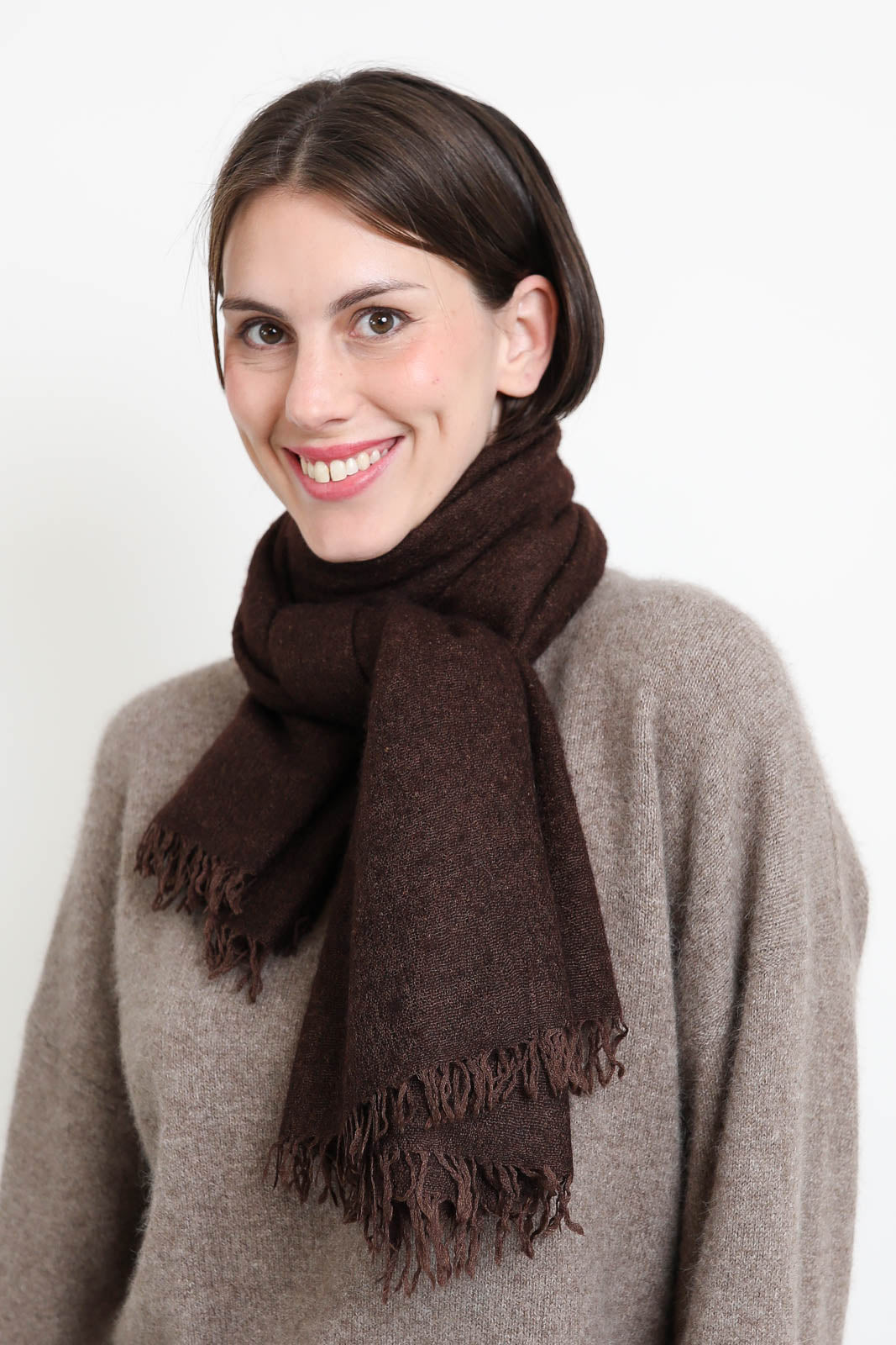 Faliero Sarti, Schal Cristiana in Braun