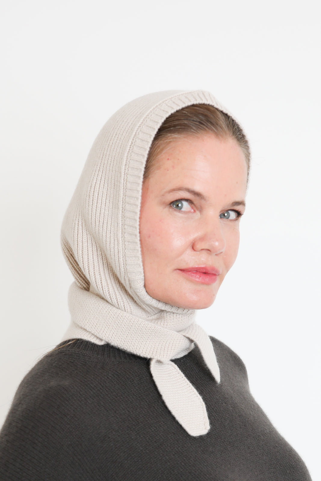 Soft Goat, Mütze Balaclava Bonet in Chalk
