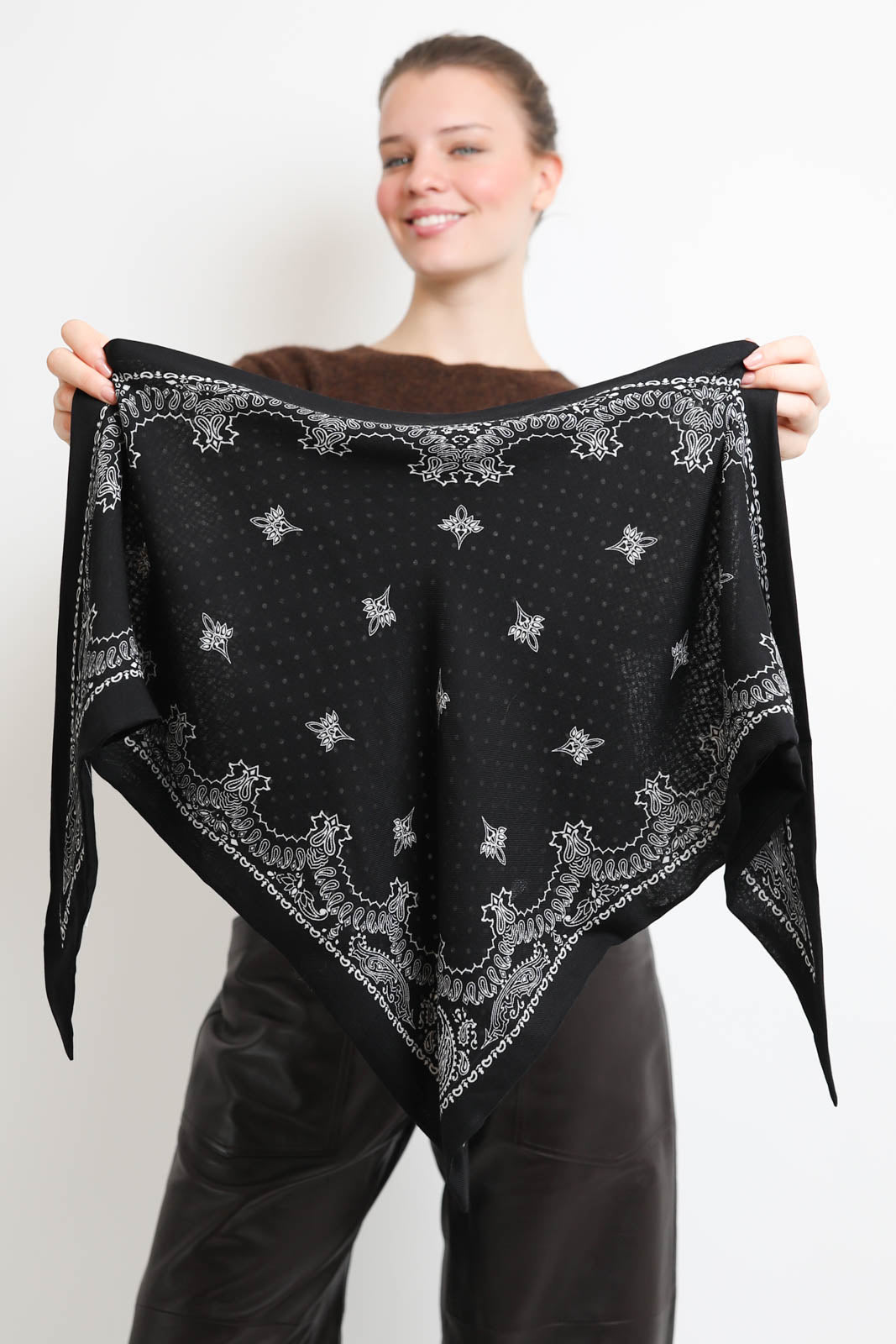 Vestibule, Schal Parisienne in Schwarz