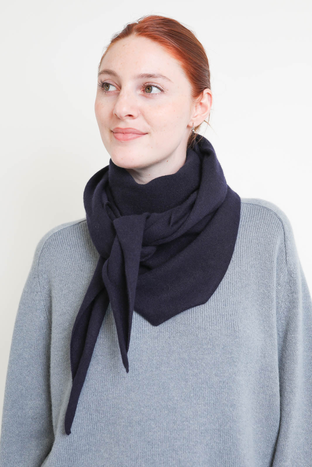 Extreme Cashmere, Schal Witch in Navy