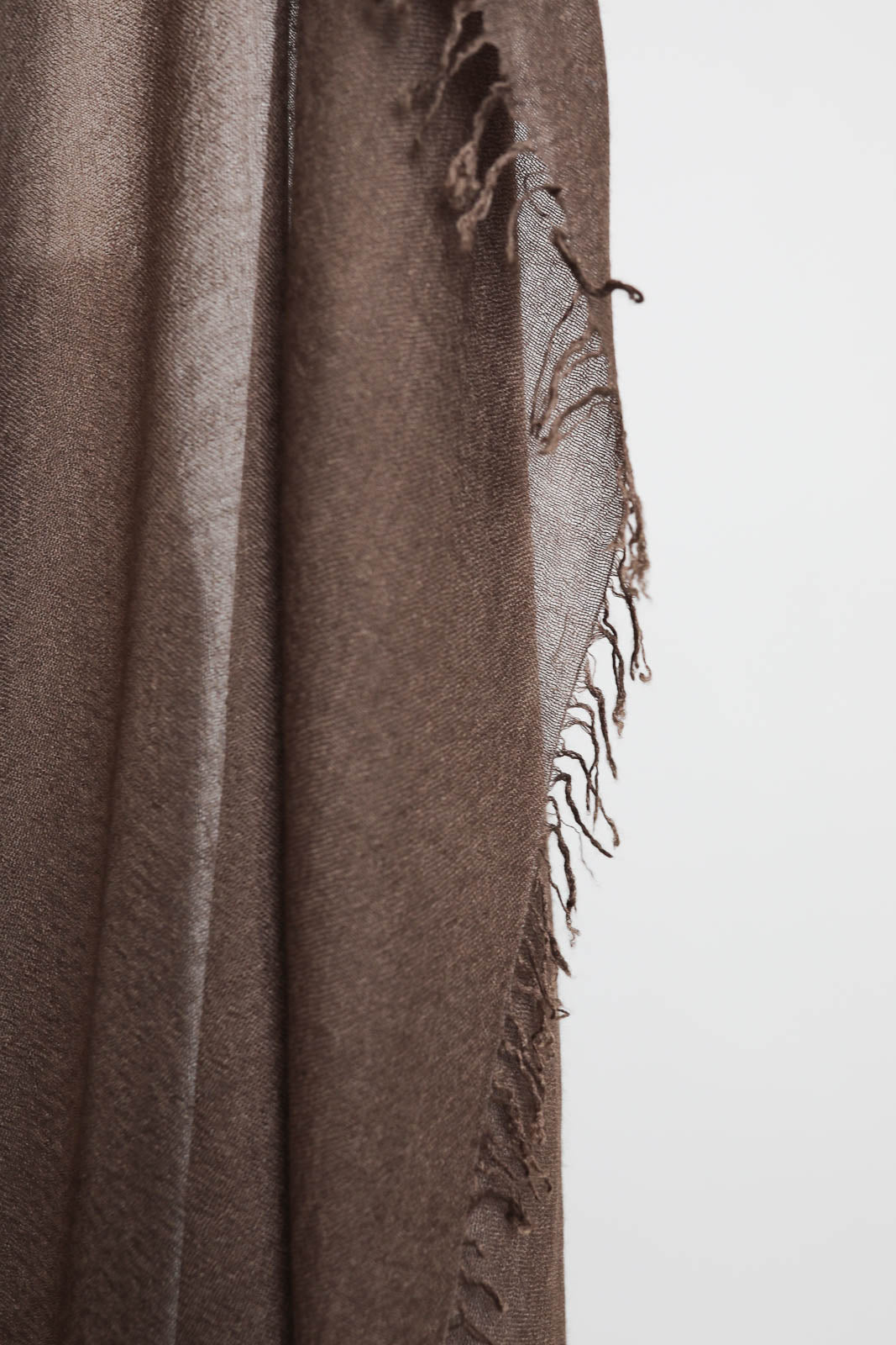 Faliero Sarti, Schal Enrica in Braun