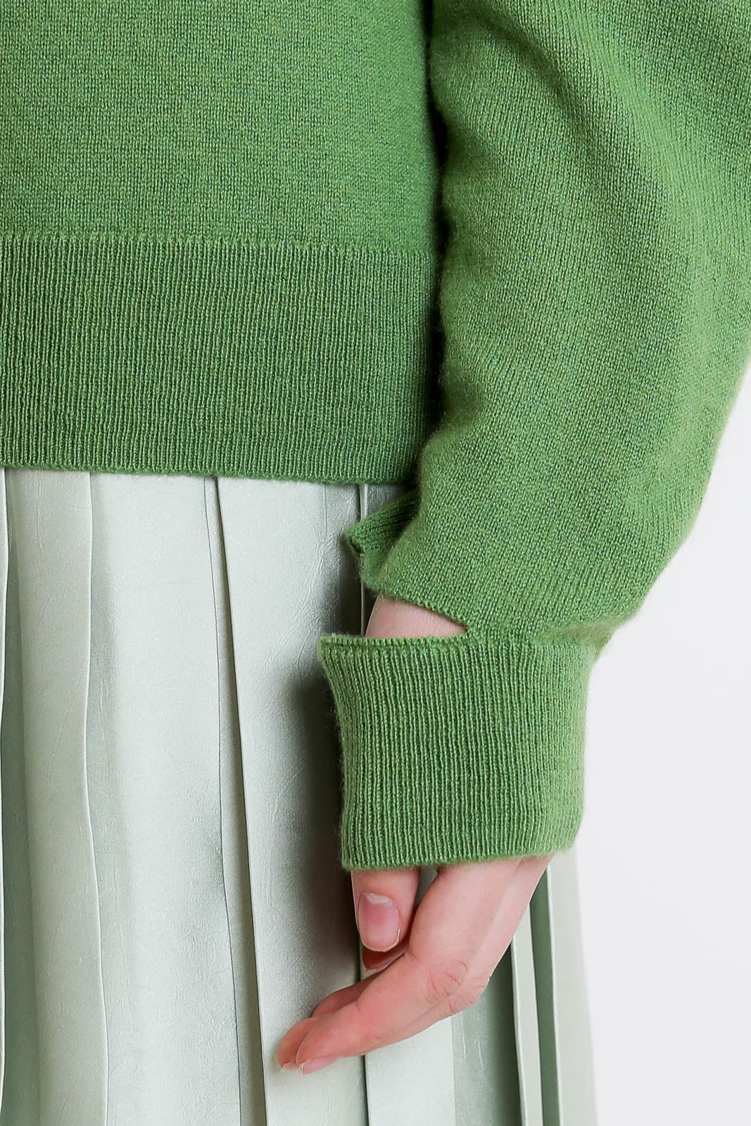 Pullover Easy V-Neck in Avocado