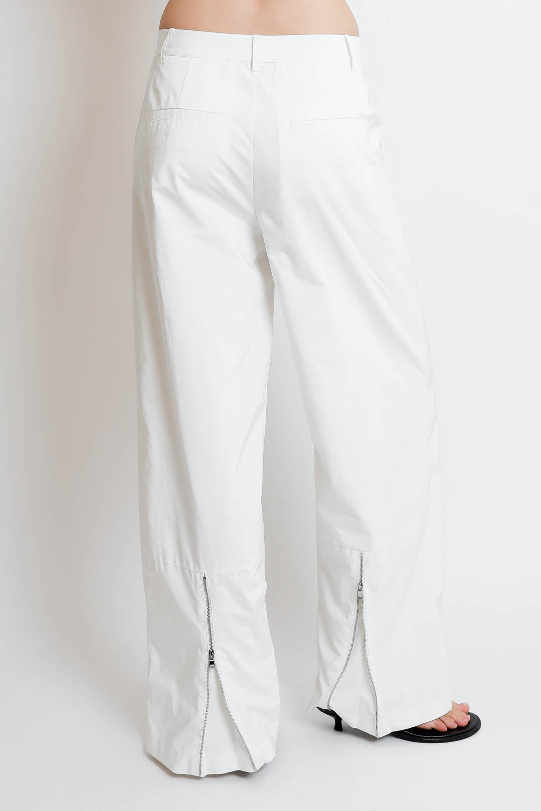 Hose Nylon Zipper in Weiss