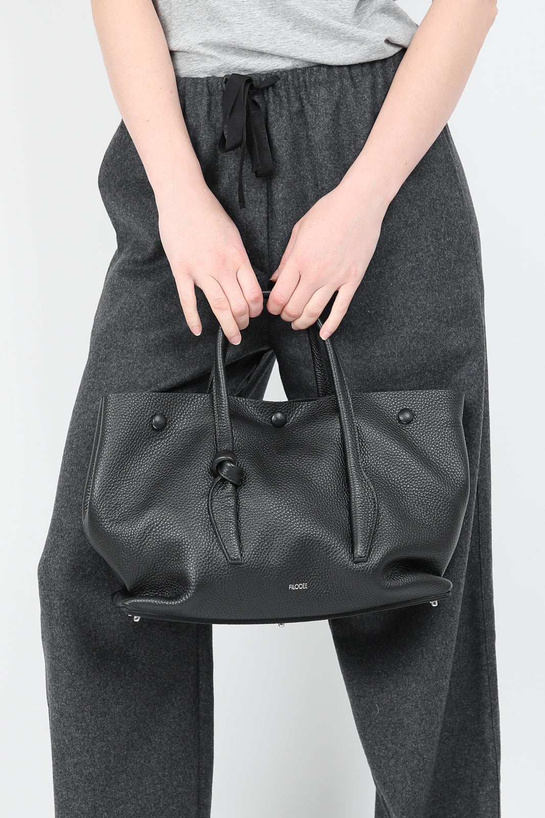 Tasche Drop Medium in Schwarz