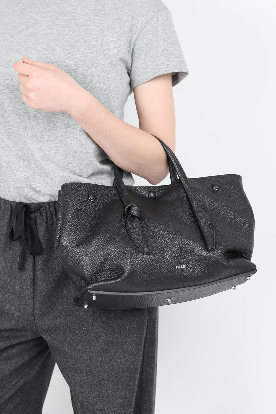 Tasche Drop Medium in Schwarz