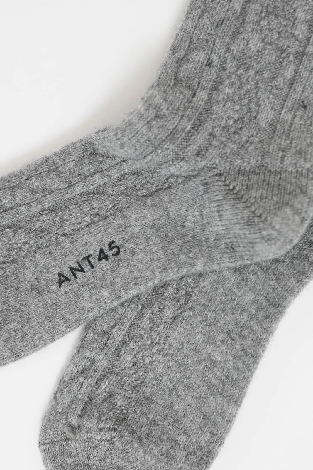 ANT45, Socken Atlas in Light Grey