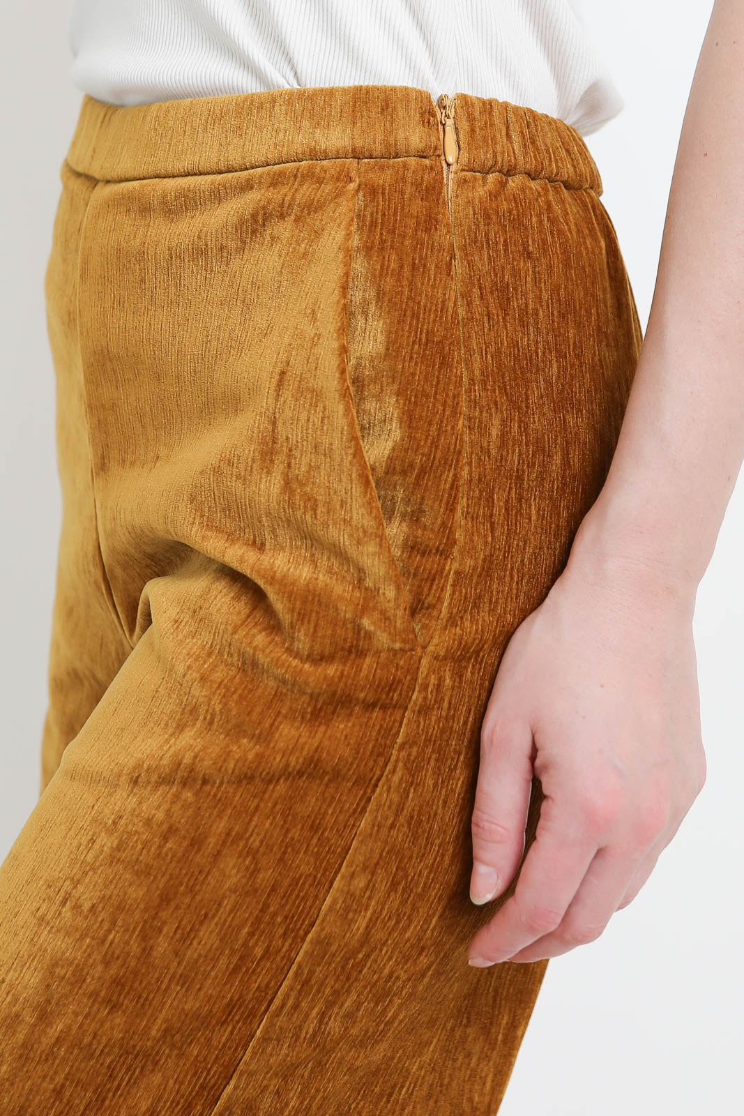 Hose aus Samt in Ambra
