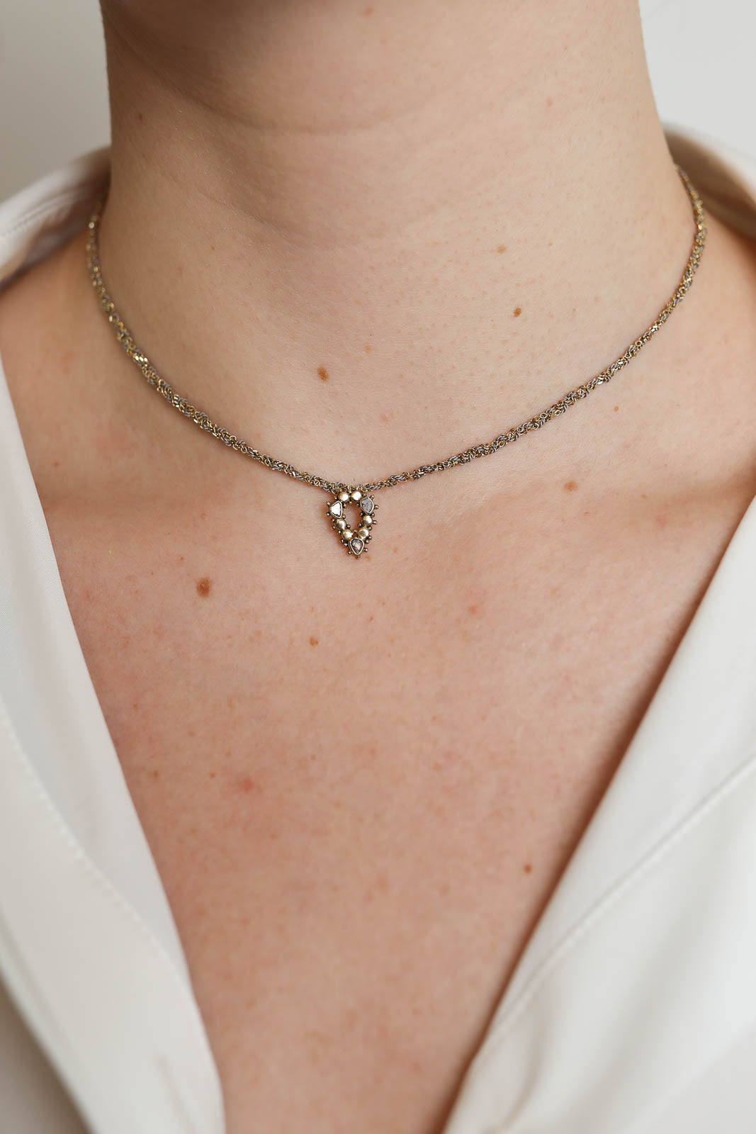 Marie Laure Chamorel, Halskette N° 846 in Gold/Grey