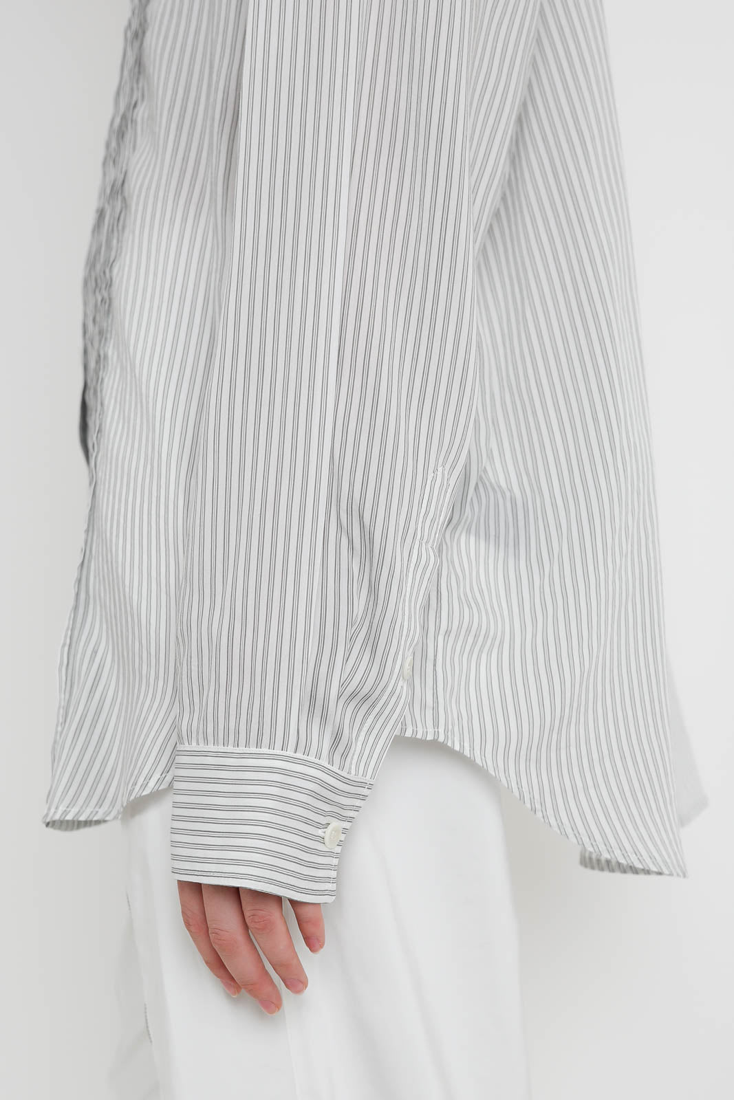 Tibi, Bluse Striped Pintucked in White Grey Multi