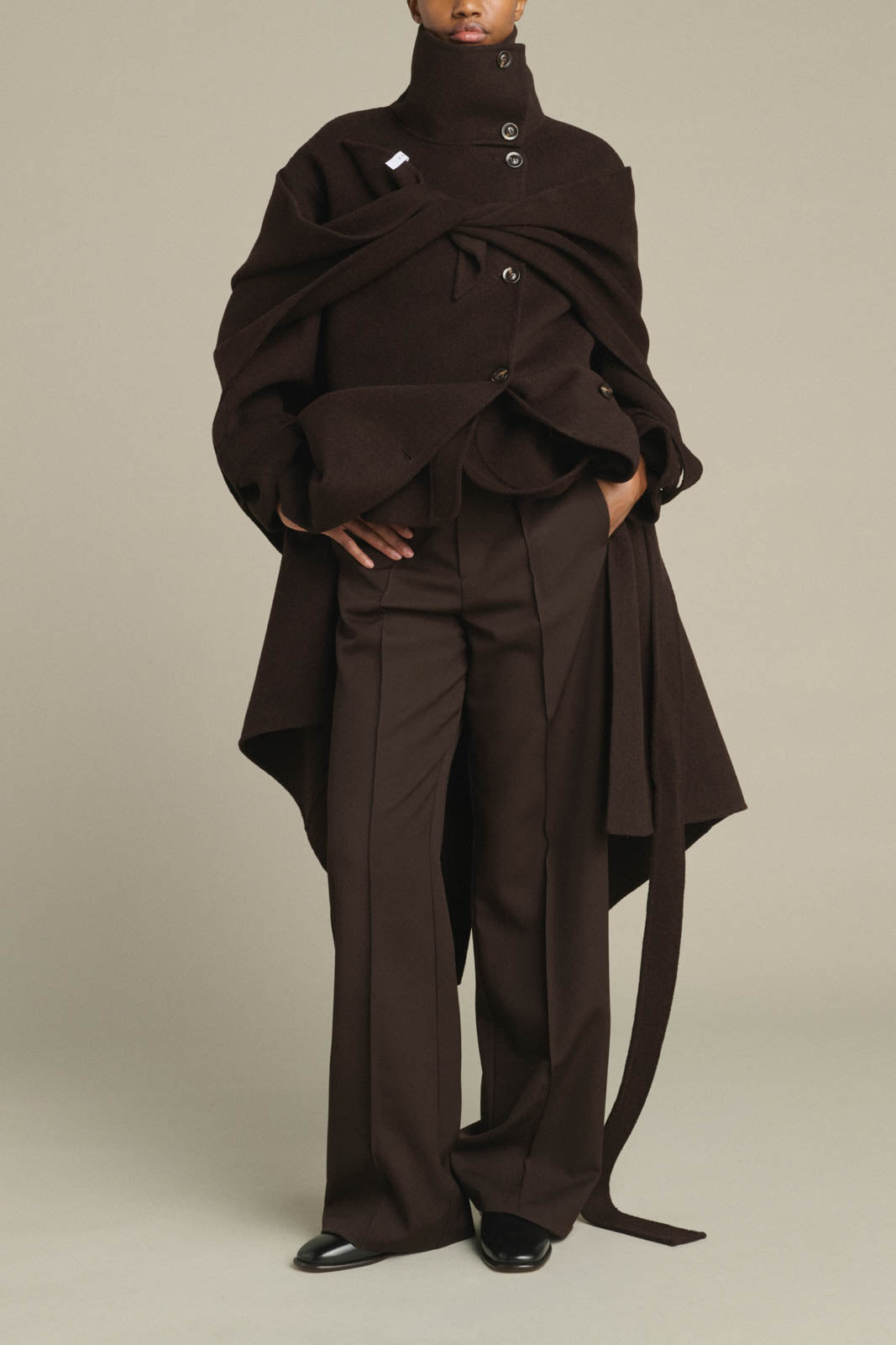 Soeur, Mantel James in Marron Fonce