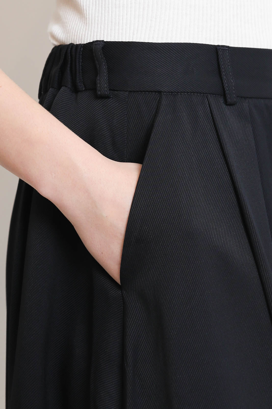 Vestibule Garderobe, Fantomette pants in navy