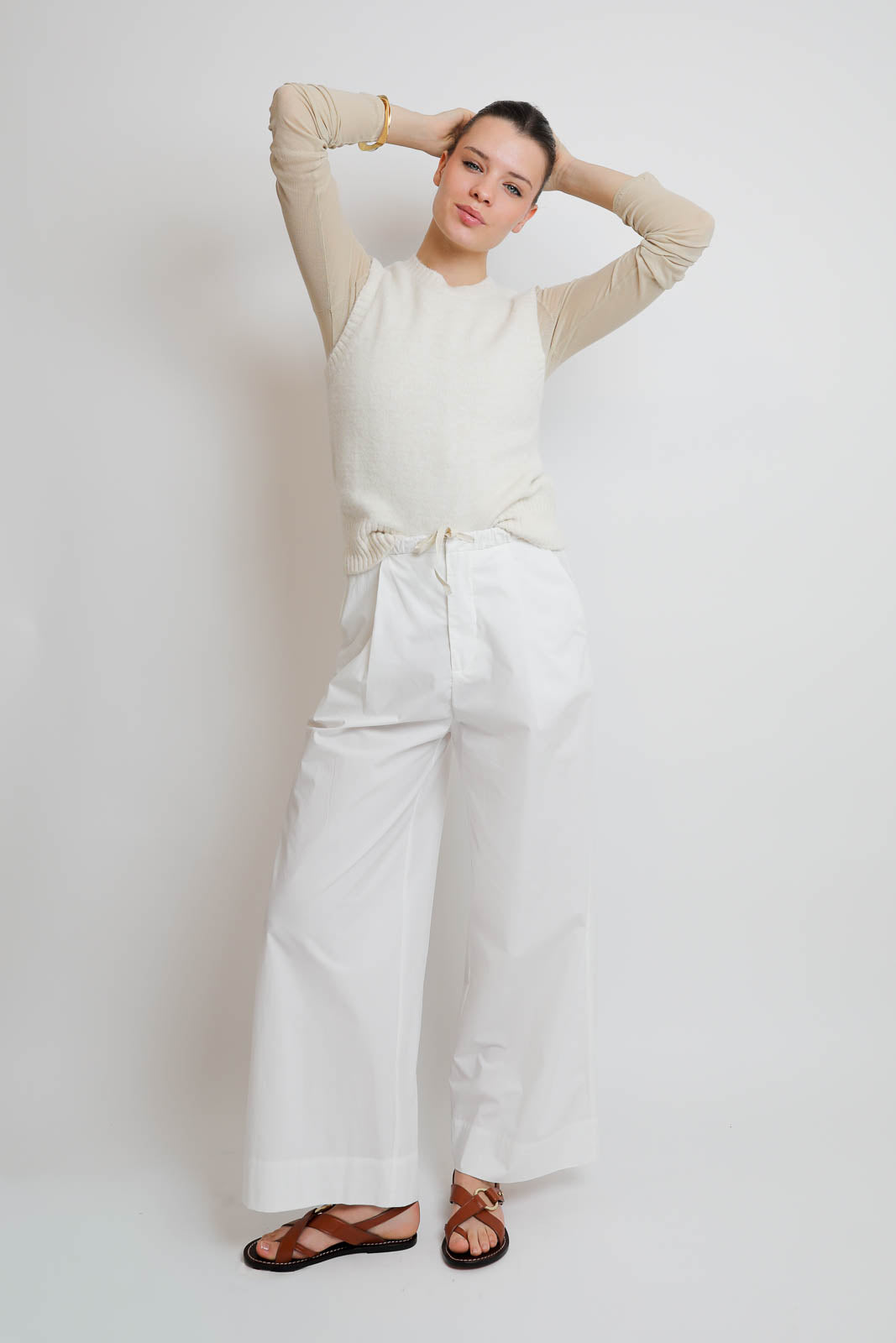 Soeur_Hose Hugues in Blanc Casse