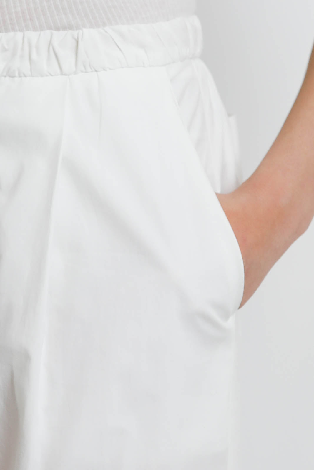 Soeur_Hose Hugues in Blanc Casse