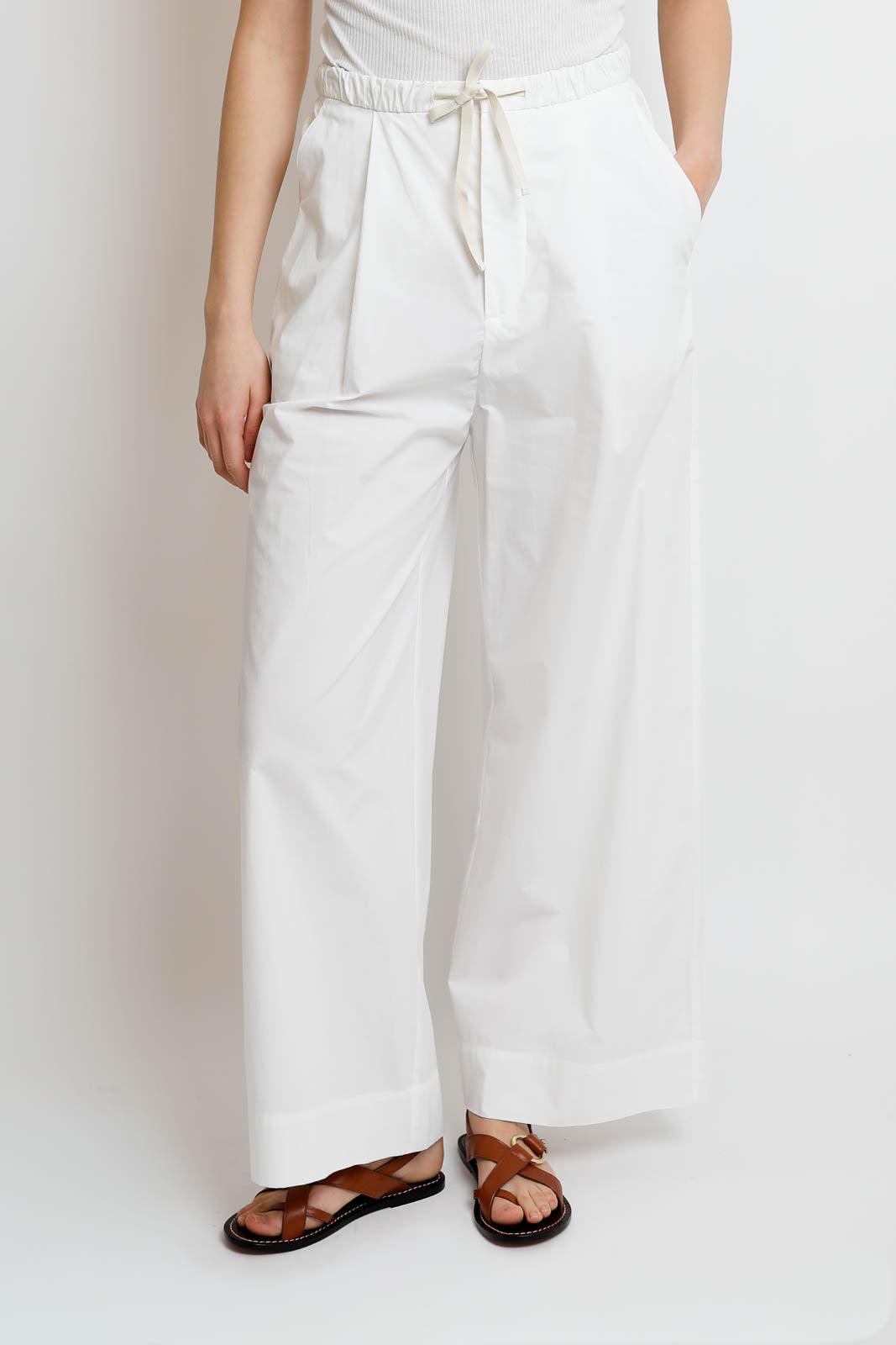 Soeur_Hose Hugues in Blanc Casse