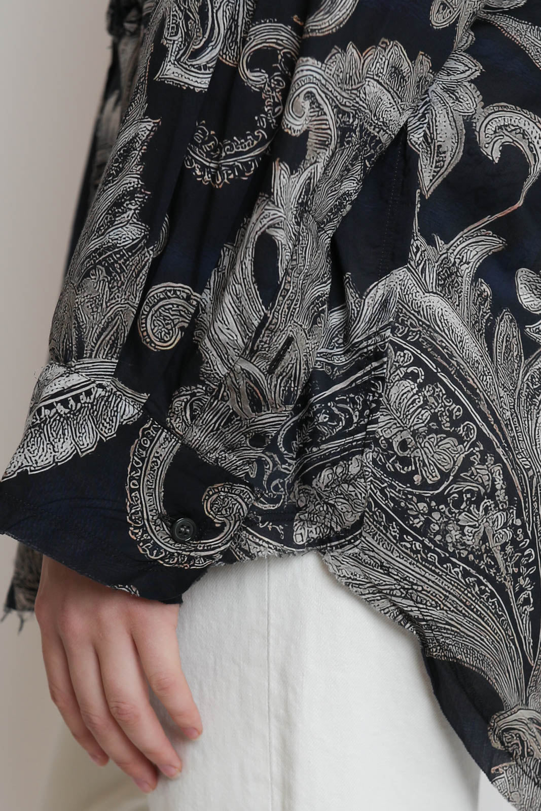 R13, Bluse Shredded Seam Ruffle in Black Paisley
