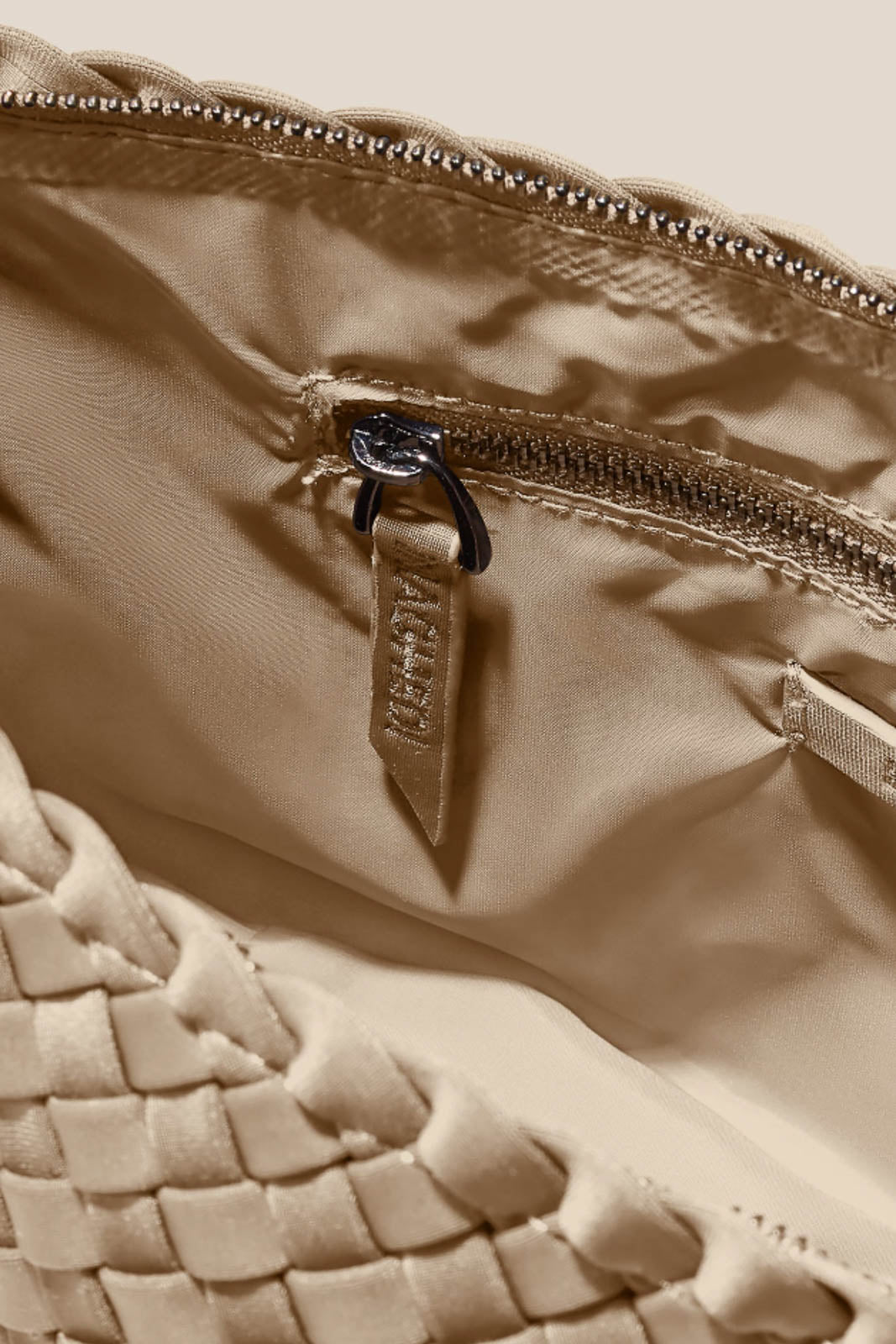 Tasche/Necessaire Portofino Medium in Cashmere