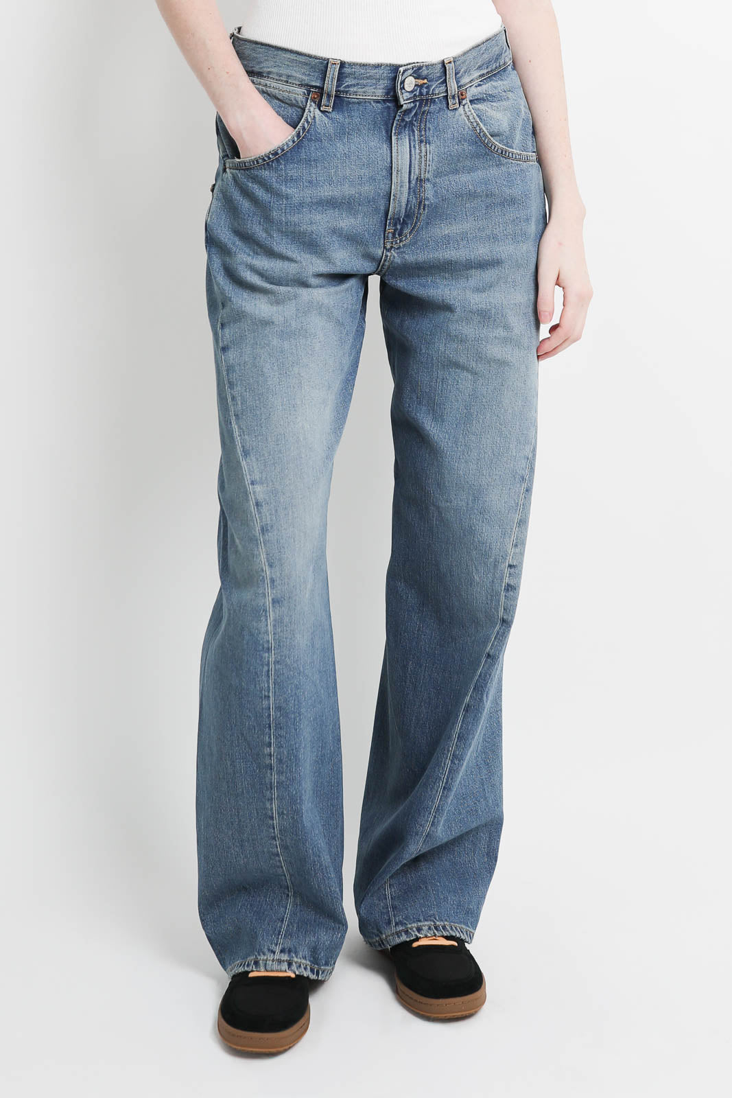 6397, Jeans Big Twisted in Soft Mid Blue