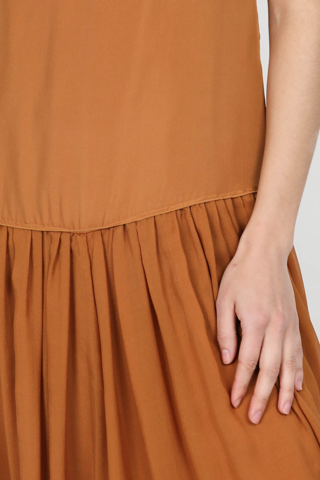 Kleid aus Seide in Terra