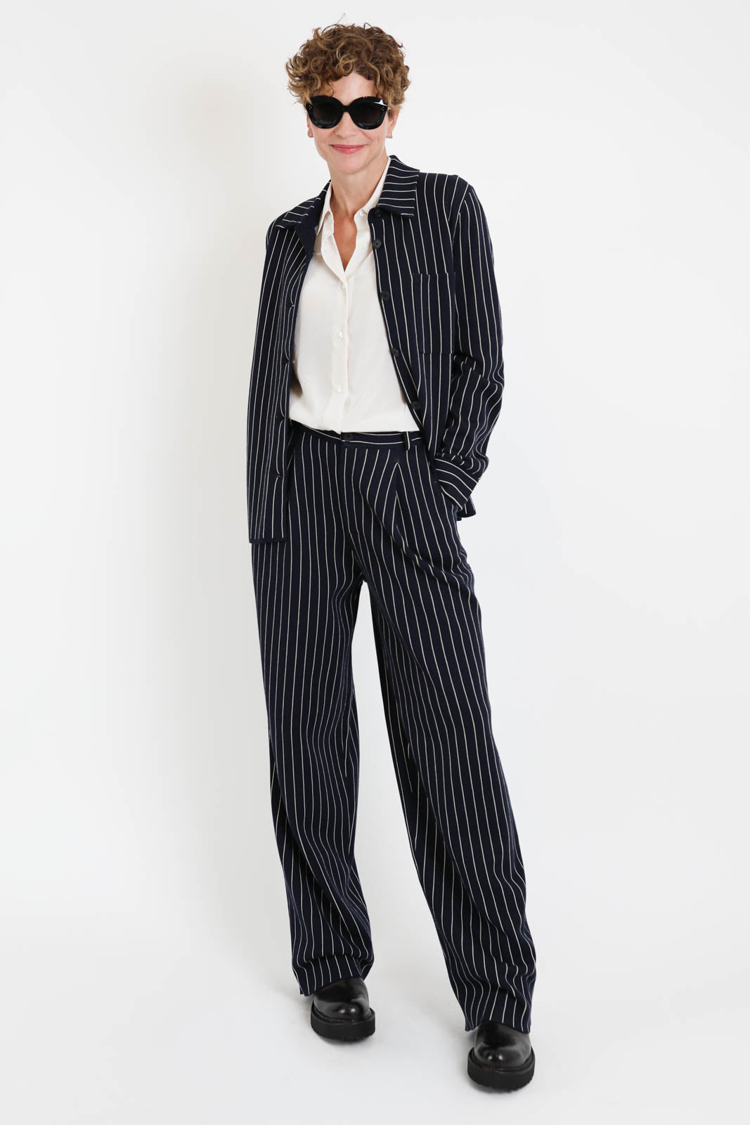 Guest in Residence, Hose Pinstripe Carpenter in Navy/Butter