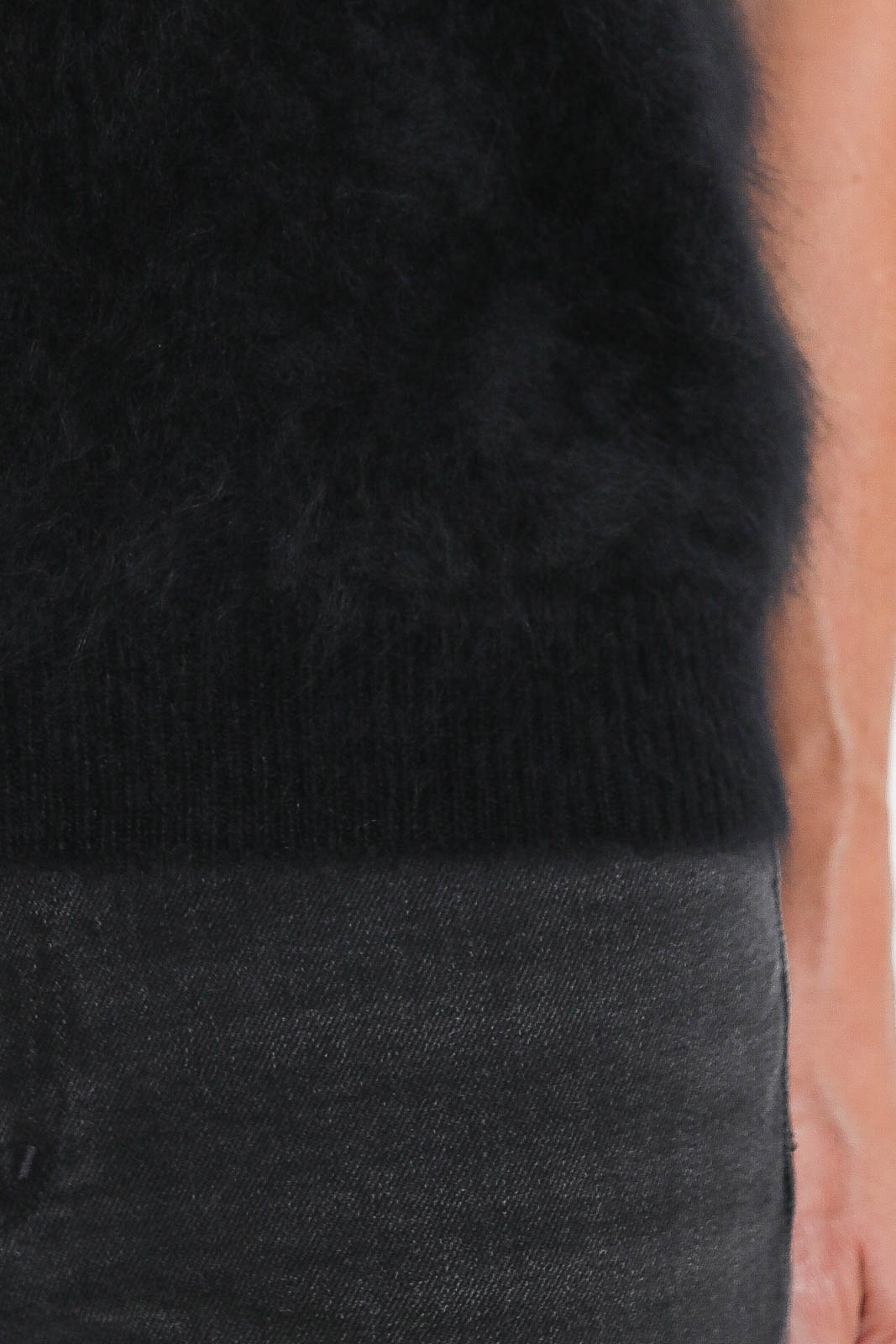 Lisa Yang, Pullover Lovisa in Black Brushed