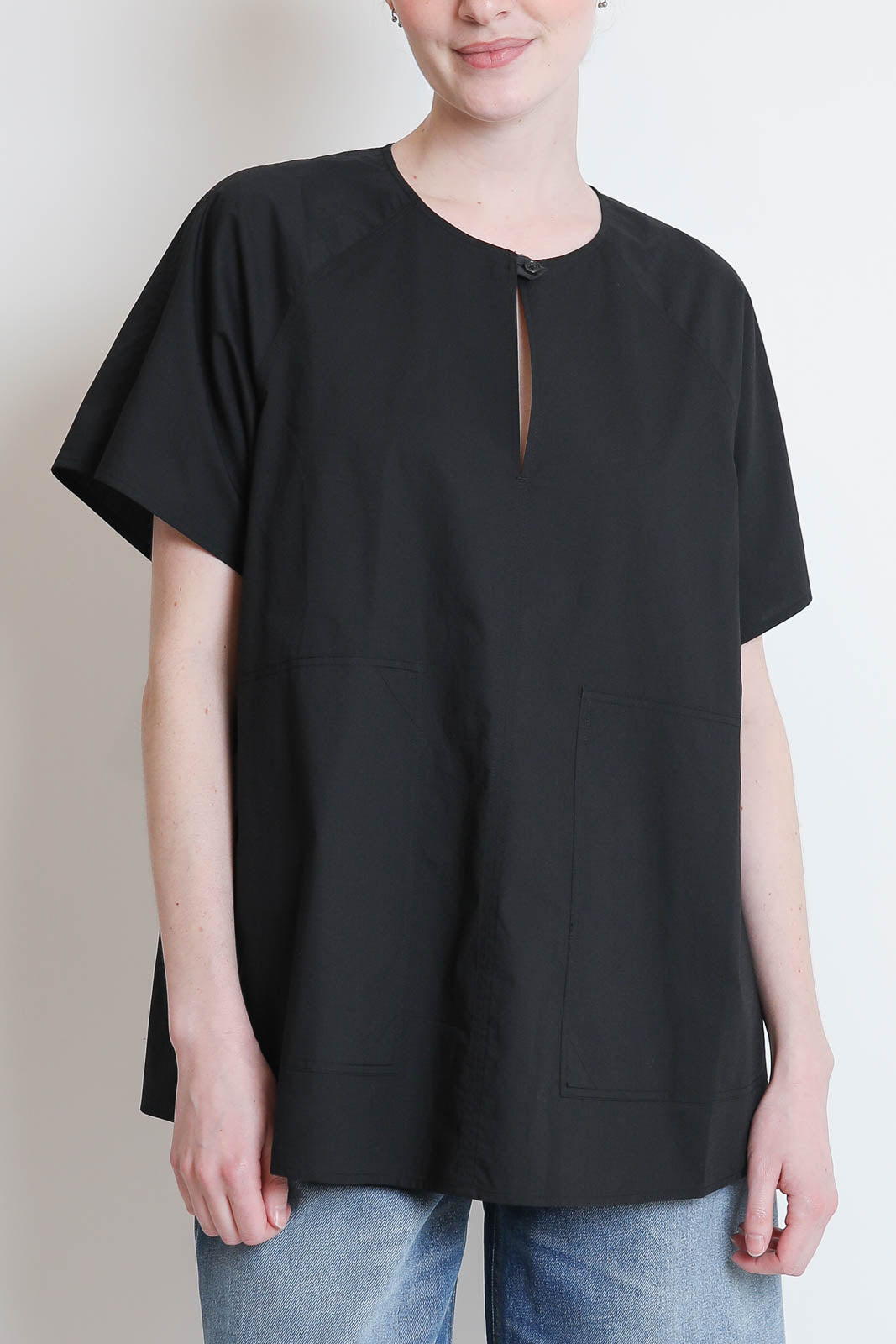 Lee Mathews, Top Poplin Tee in Schwarz