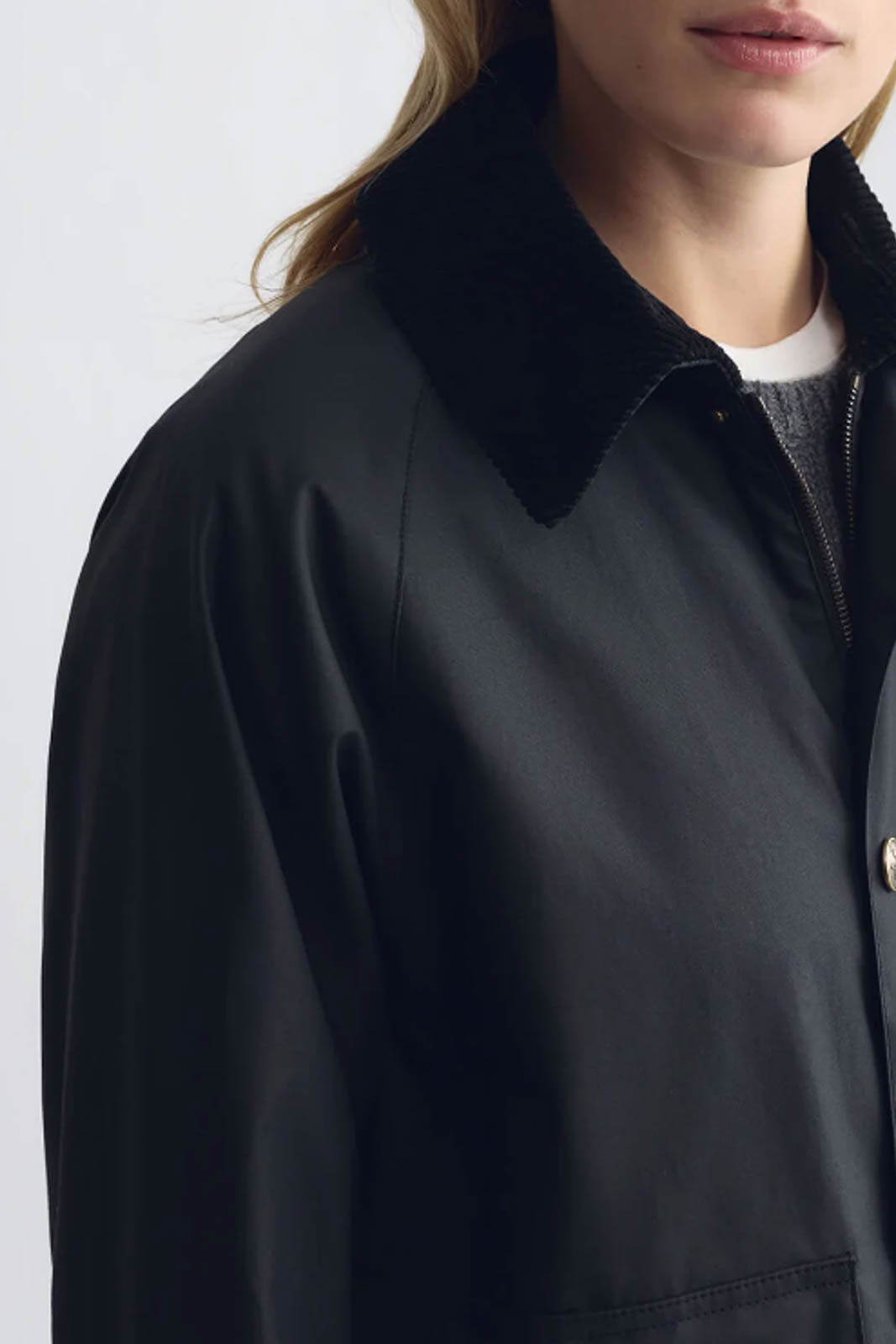 Nili Lotan, Jacke Brinley Waxed Short Parka in Schwarz