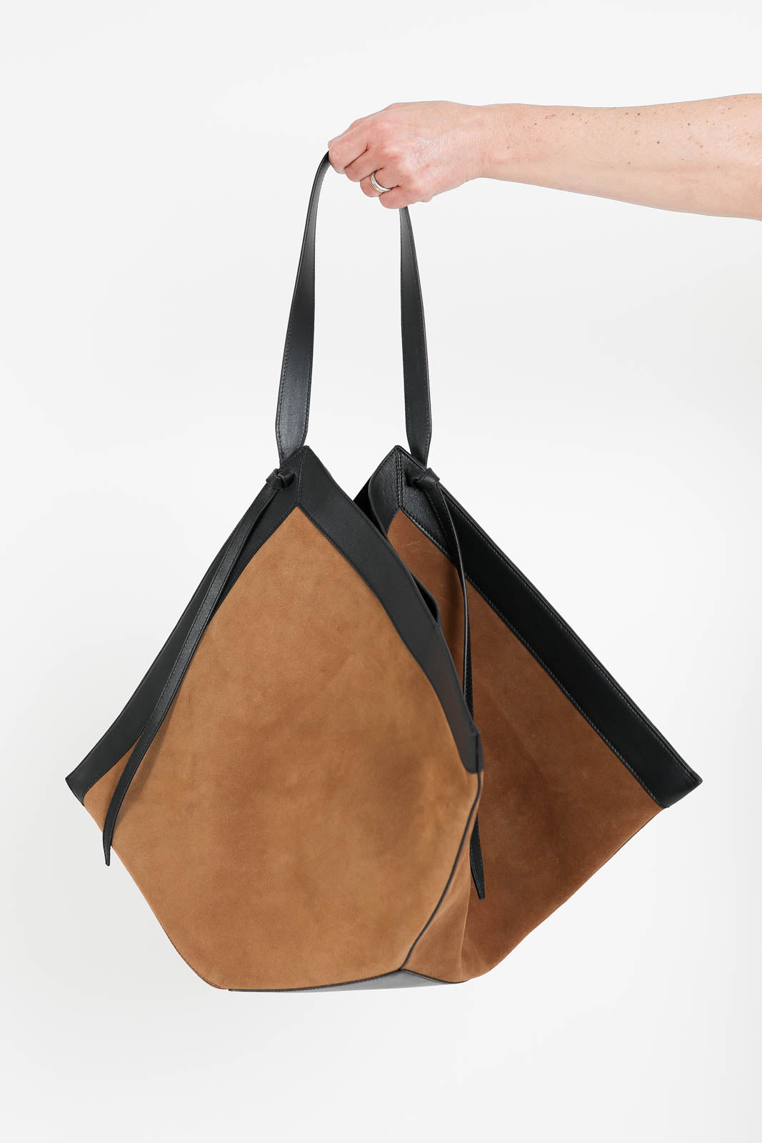 Yuzefi, Tasche Large Wonton in Cognac