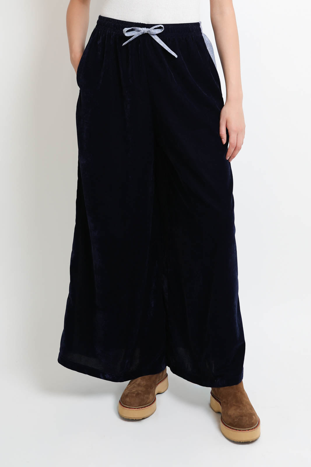 Fish Club, Hose Disco in Leah