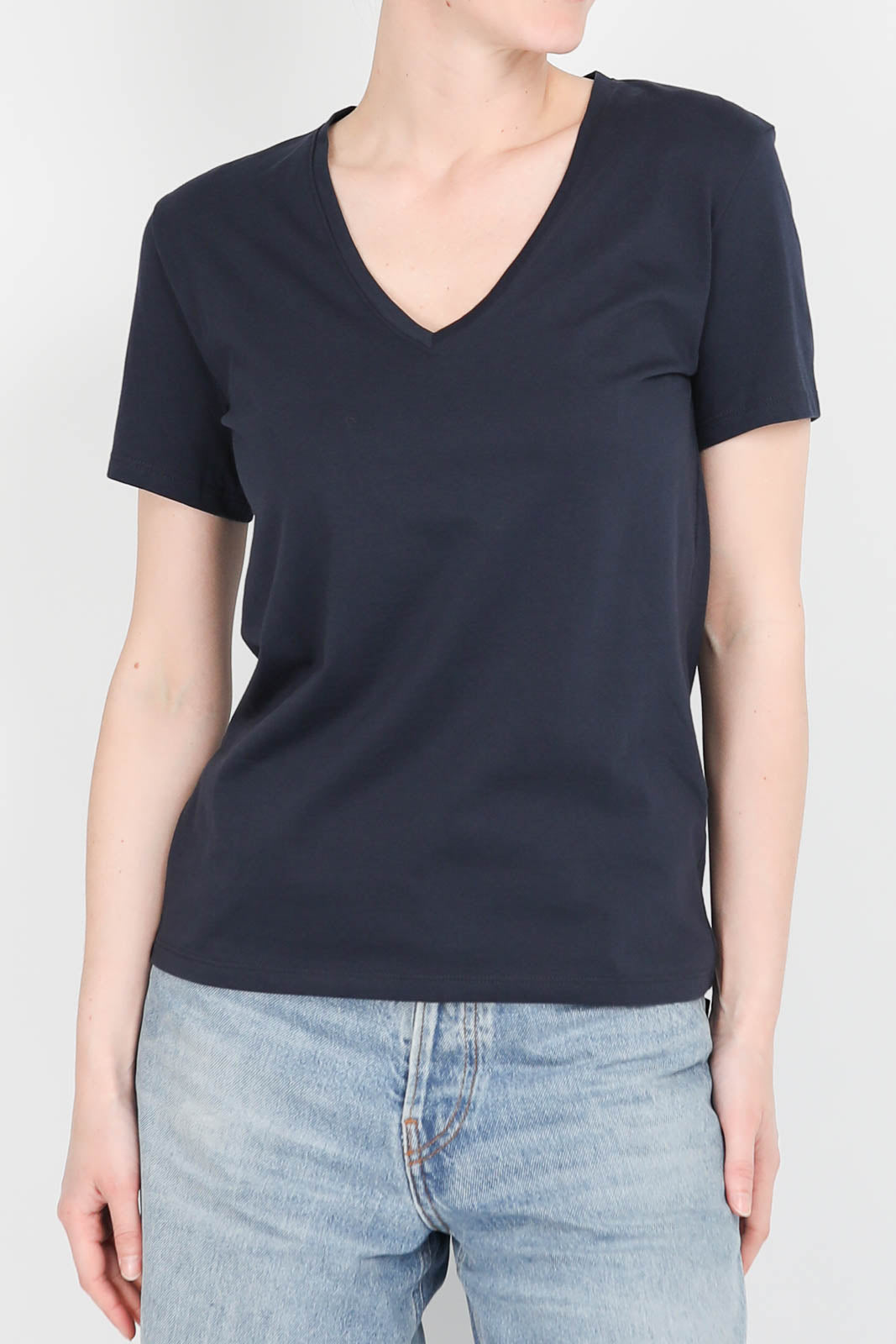T-Shirt V-Neck in Marine
