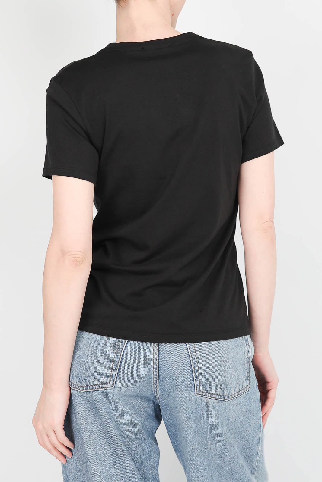 T-Shirt V-Neck in Schwarz