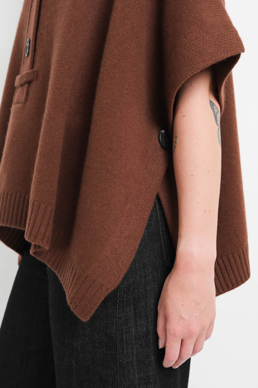 Zenggi Pullover/Poncho aus Wolle in Hazel