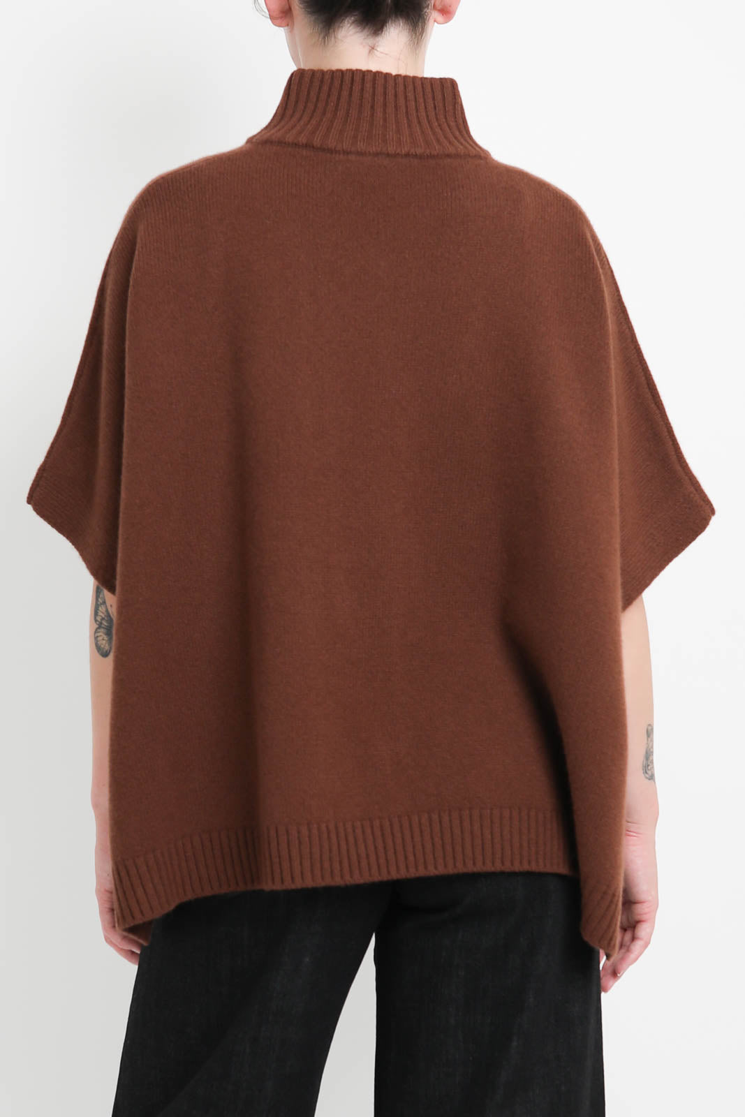 Zenggi Pullover/Poncho aus Wolle in Hazel