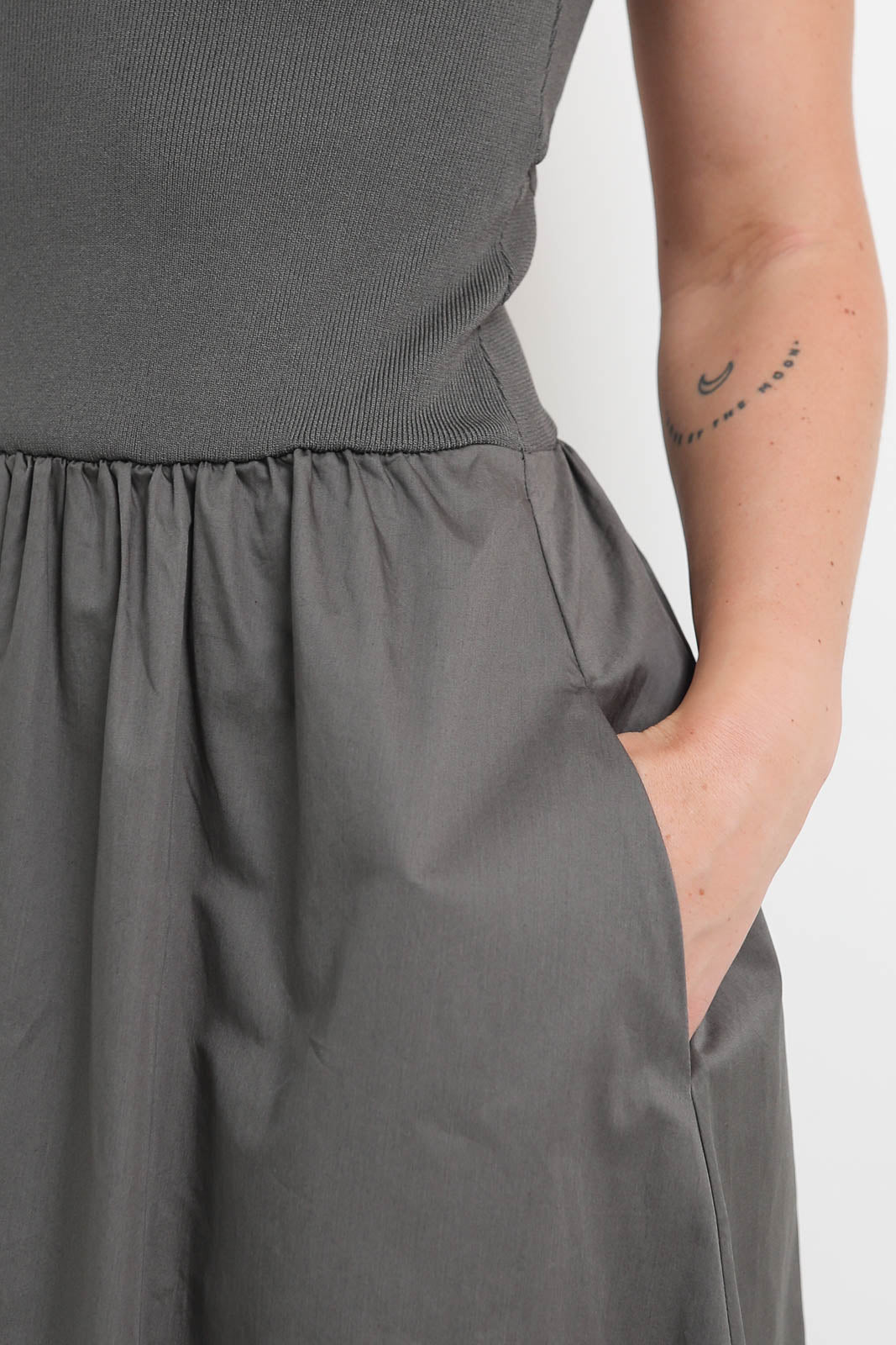 Kleid Bateau in Khaki