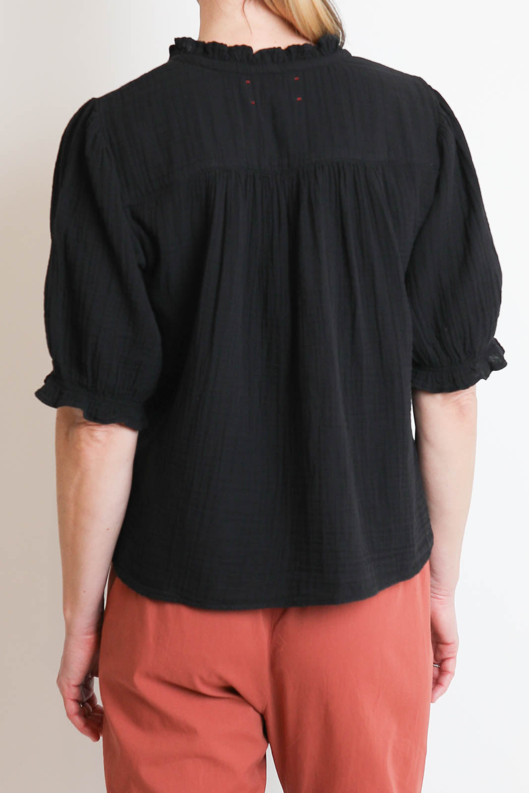 Xirena, Bluse Jenna in Schwarz